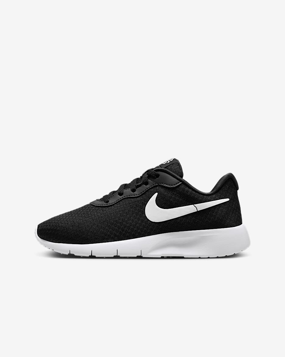 Nike tanjun sandals black and white sales